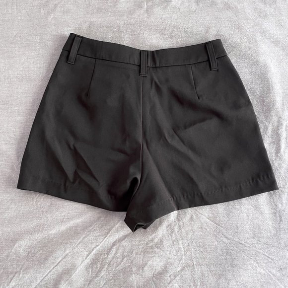 Mini Skort w/ Side Slant Pockets | Item Ditto - Picture 4 of 6